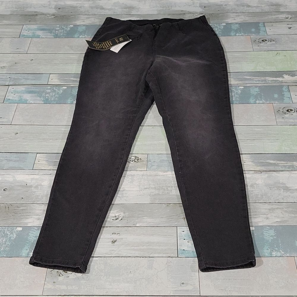 DG2 Elastic Waist Black Skinny Jegging Jeans sz Small NWT